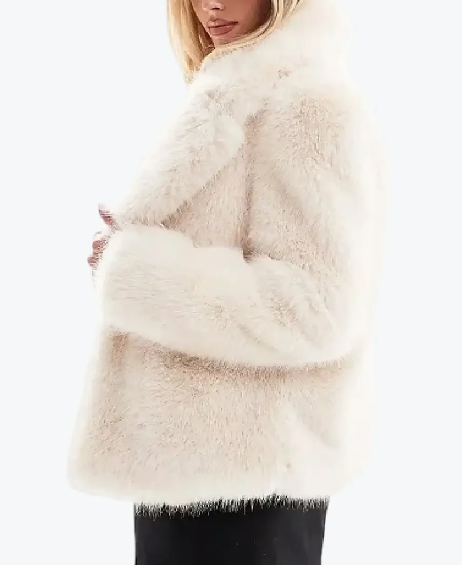Shop The Women’s Forever New Petite Natural Beige Faux Fur Jackets Rare Jacket