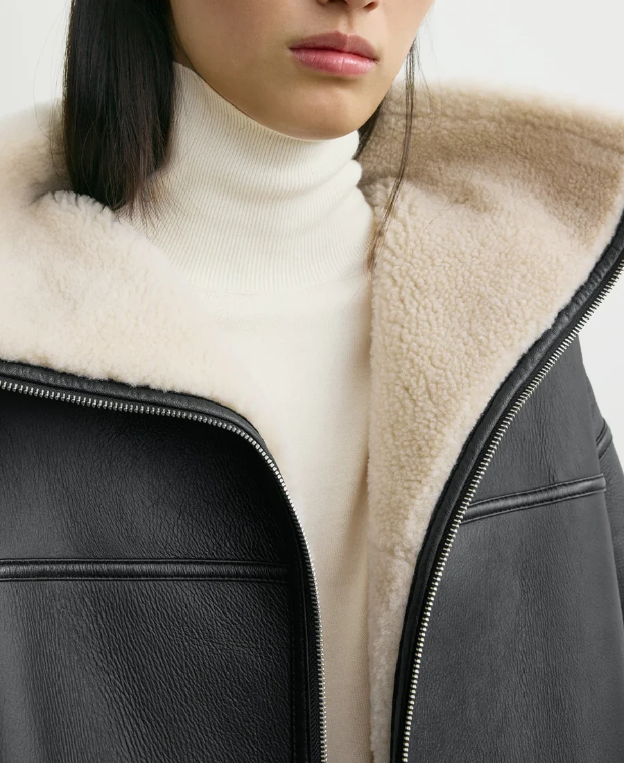Women'S Black Oversized Leather Shearling Jacket 4 Women'S Black Oversized Leather Shearling Jacket Closeup - Trendy Leather Jackets
